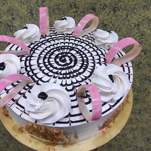Round Butterscotch Cake