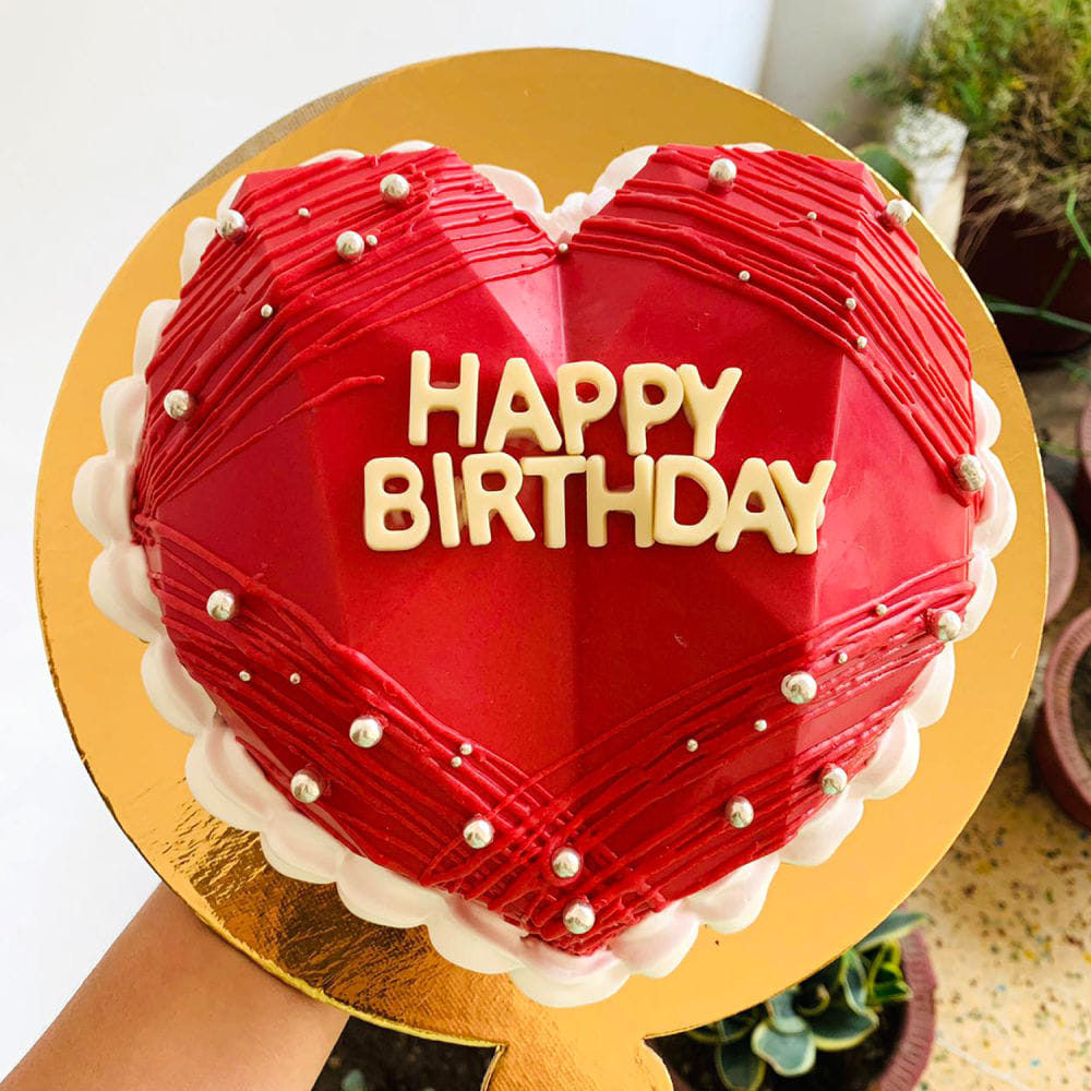 Red velvet Pinata Cake