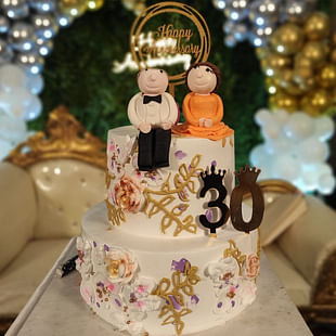 Anniversary Human Fondant Toppers Cake